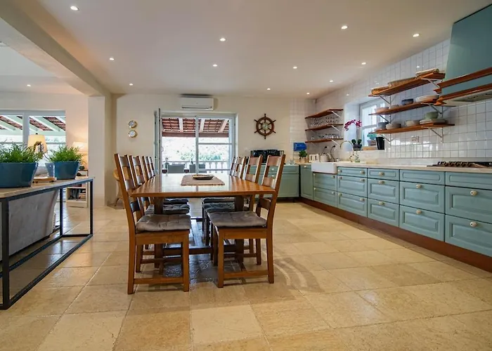 Luxury Seafront Croatia With Private Heated Pool
