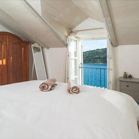 Luxury Seafront Croatia With Private Heated Pool