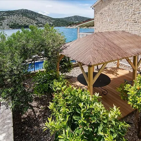 Luxury Seafront Croatia With Private Heated Pool * Vinišće