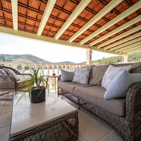 Luxury Seafront Croatia With Private Heated Pool * Vinišće