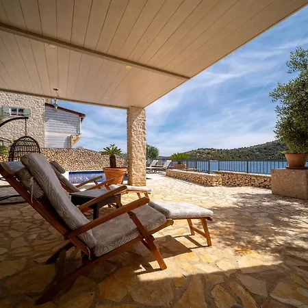 Vila Luxury Seafront Croatia With Private Heated Pool