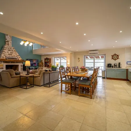 Luxury Seafront Croatia With Private Heated Pool *